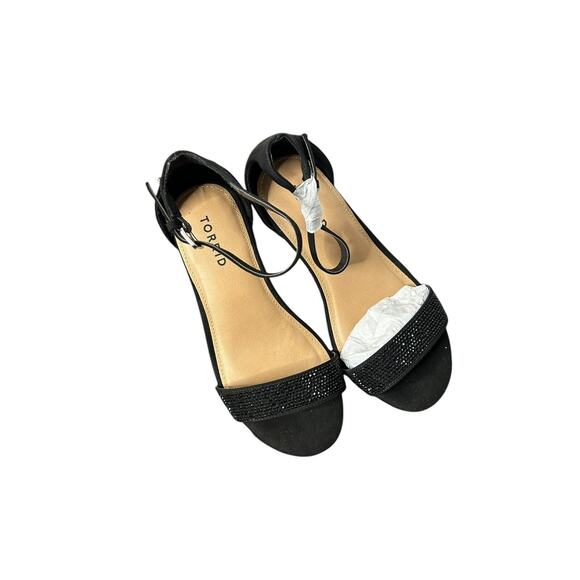 Torrid Womens shoes 7WW Embellished Strap Block heel black new - Picture 1 of 4